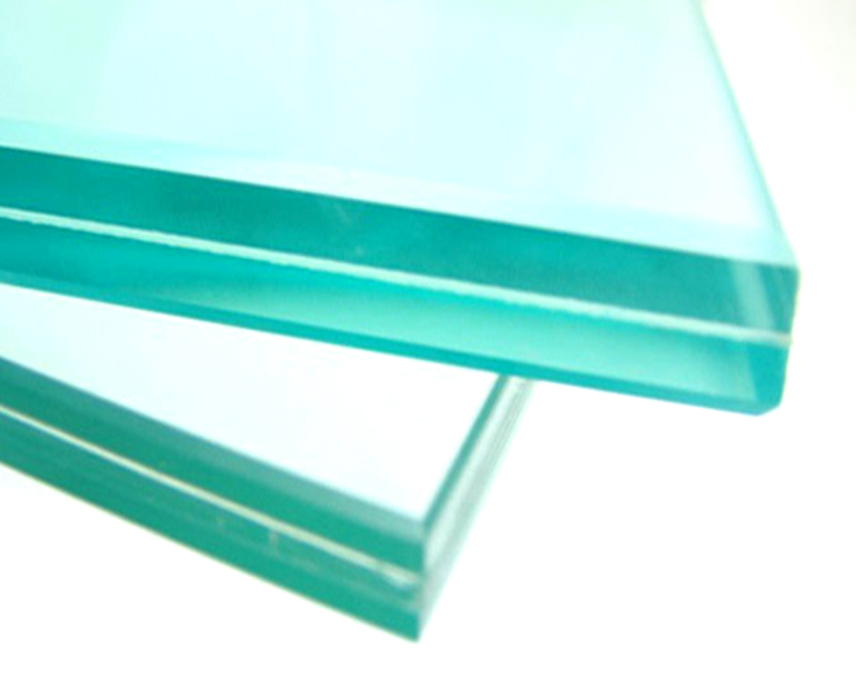 Clear laminated glass